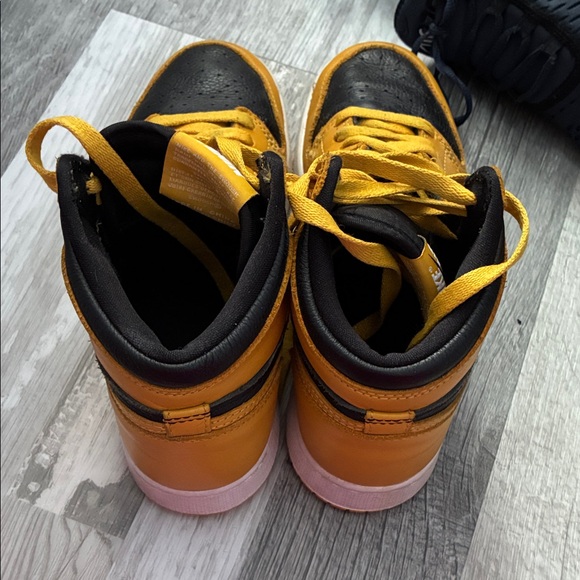 Nike Black and Yellow High-Top Sneakers - youth - Picture 4 of 10